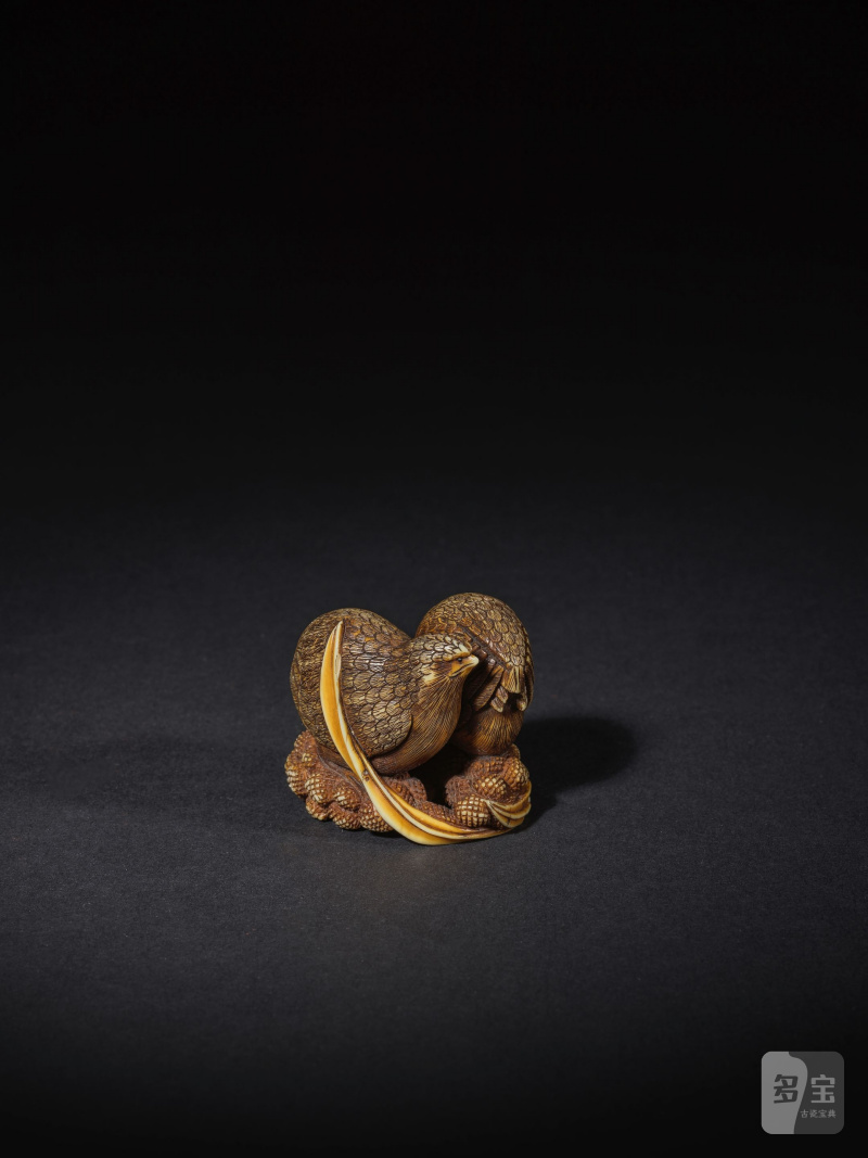 象牙彫根付 双鶉 伝正民 銘「岡友」 19世紀後期 | NETSUKE EN IVOIRE REPRÉSENTANT DEUX CAILLES SUR DES ÉPIS DE MILLET - 图6